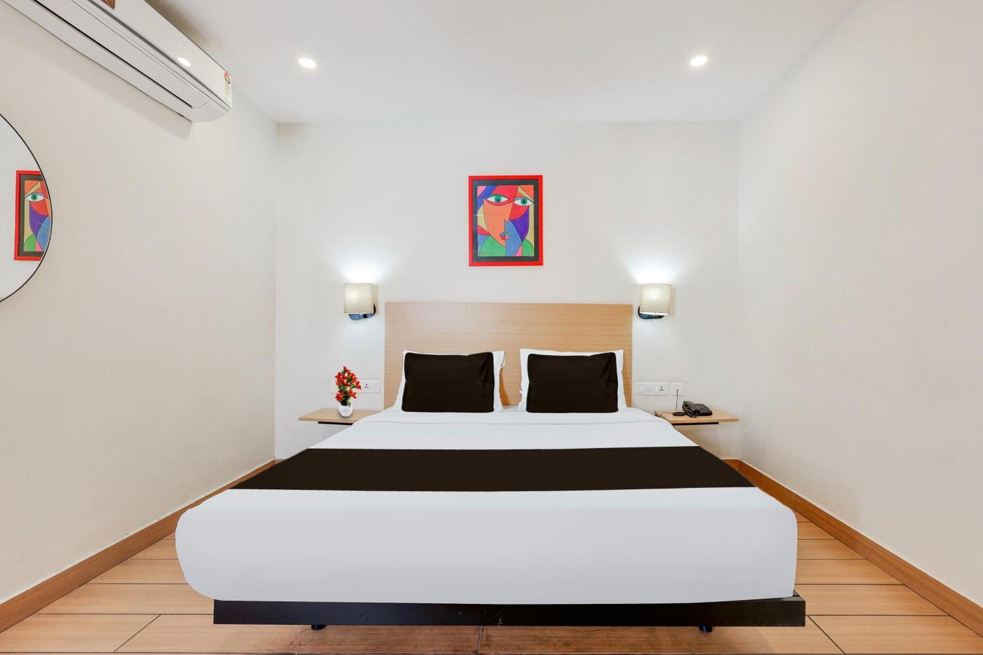 Super Townhouse Visakhapatnam Hotell Exteriör bild