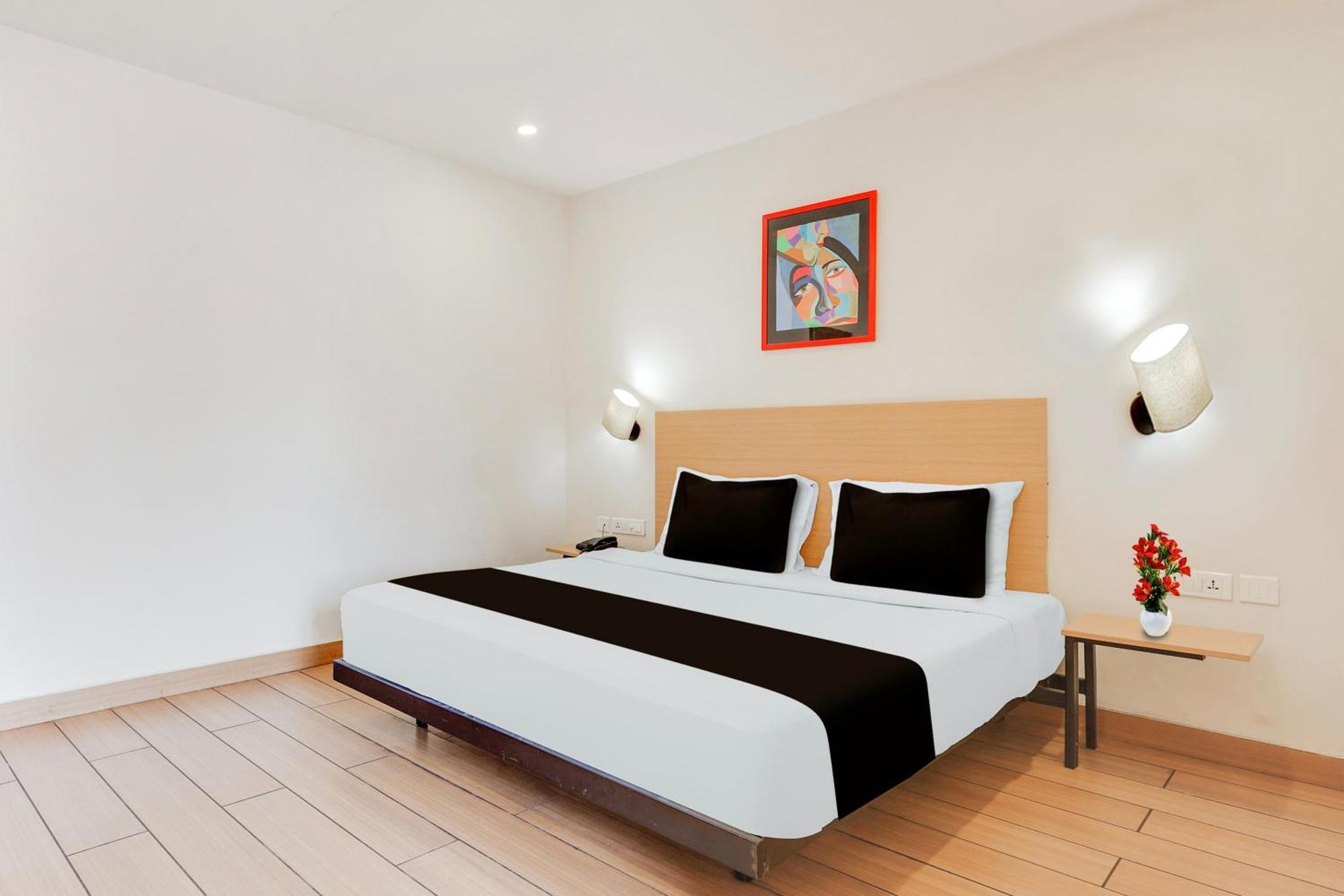 Super Townhouse Visakhapatnam Hotell Exteriör bild