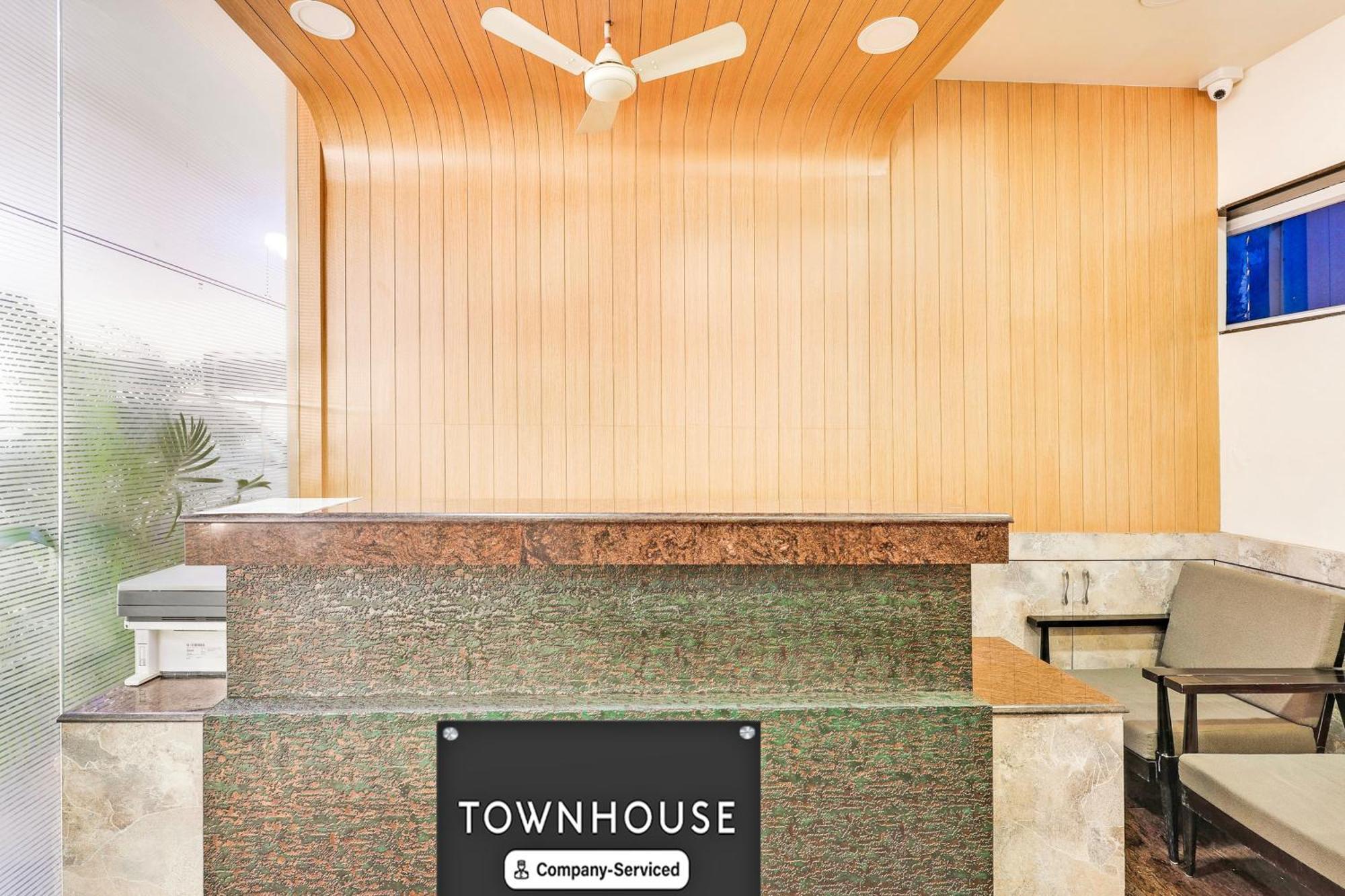 Super Townhouse Visakhapatnam Hotell Exteriör bild